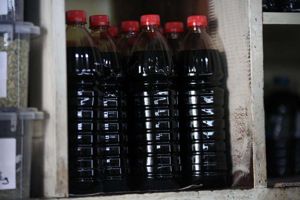 Asırlık zanaat! Konya’da dededen toruna sedir katranı üretimi 3